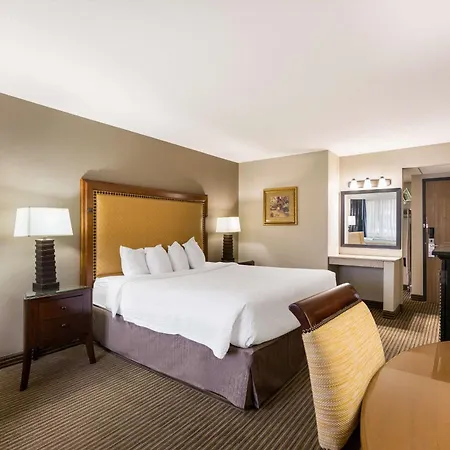 Revel Hotel Minot - Surestay Collection By Best Western Exterior photo