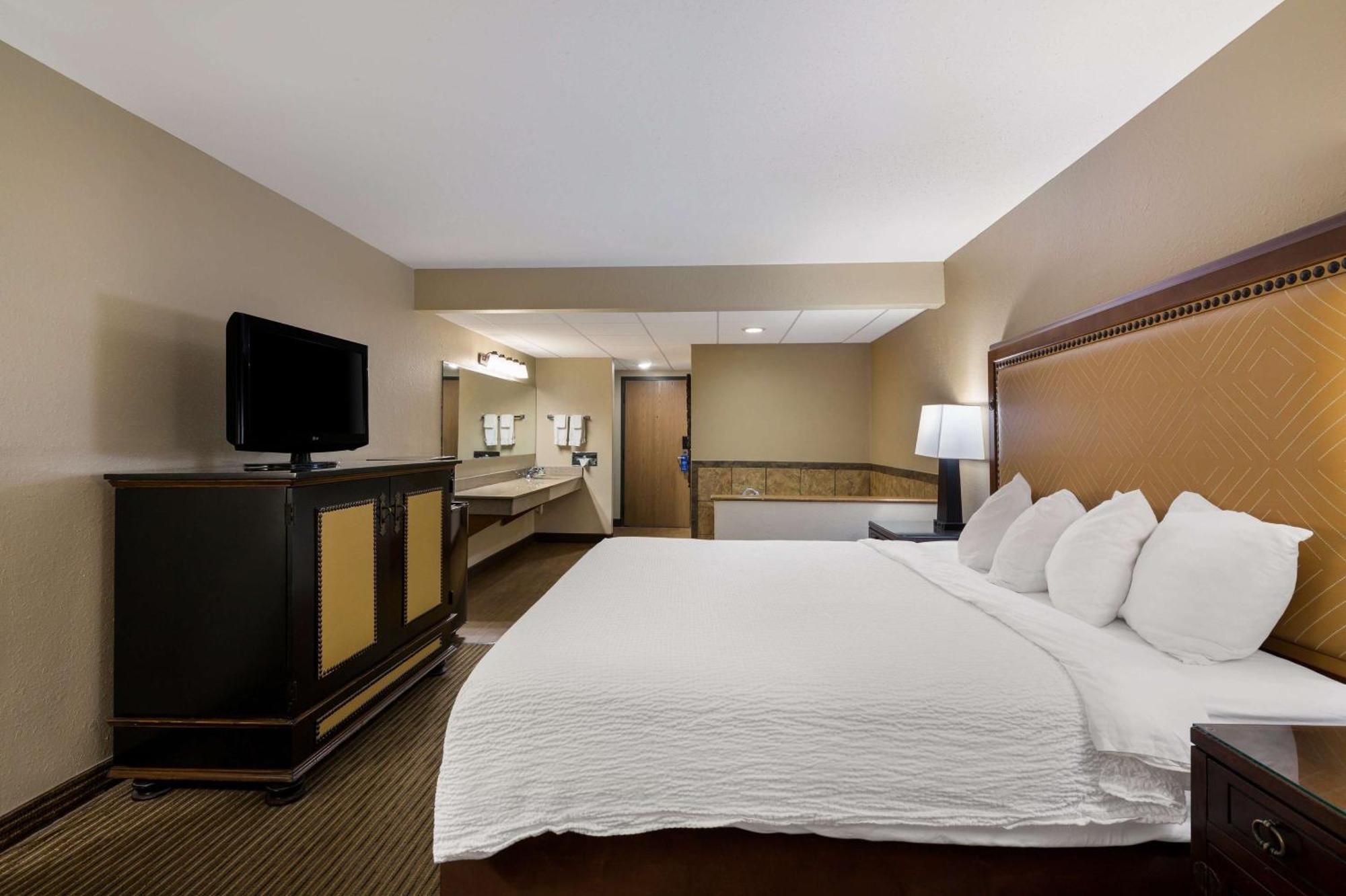 Revel - Surestay Collection By Western Hotel Minot