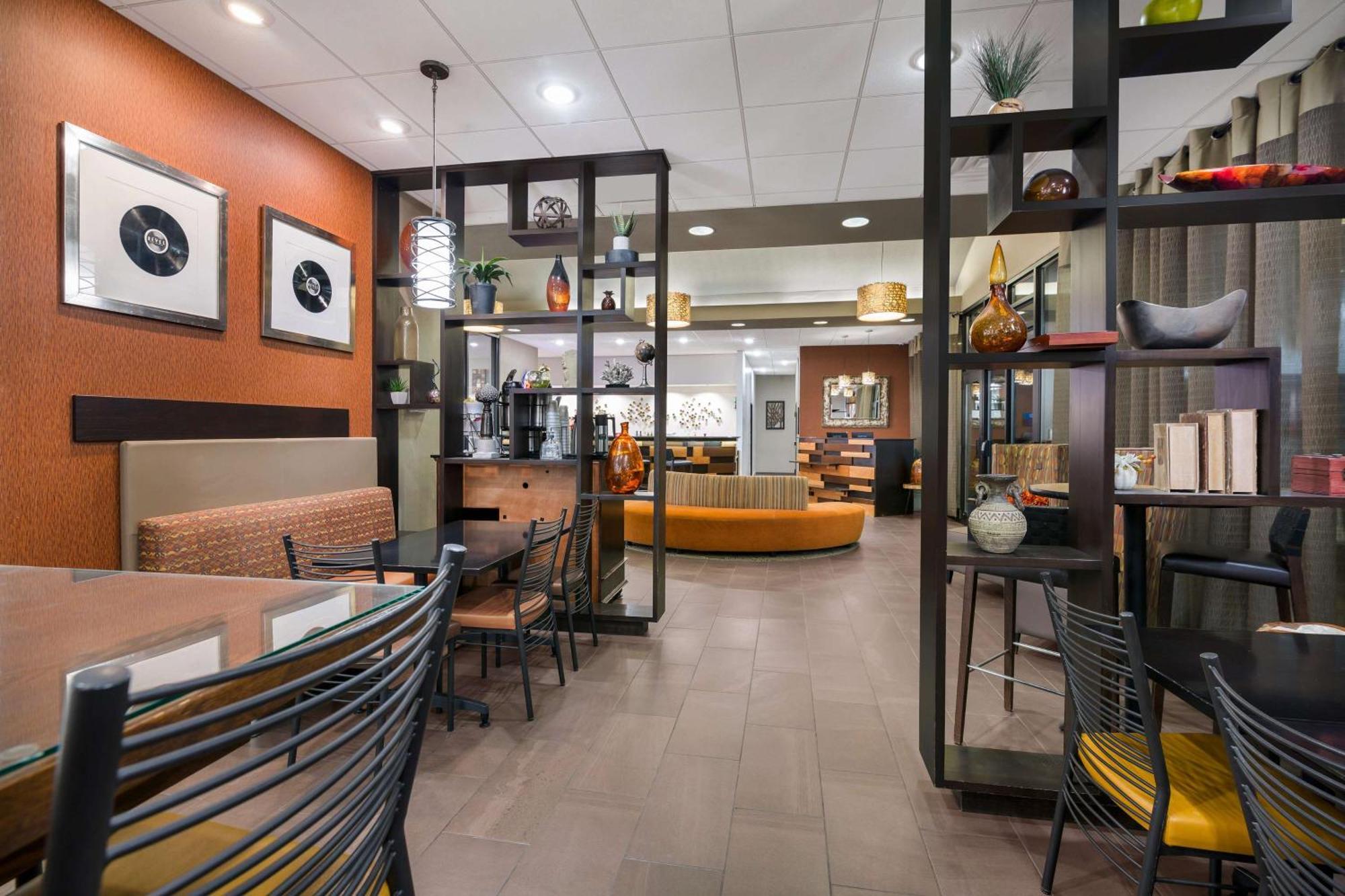 Hotel Revel - Surestay Collection By Western Minot