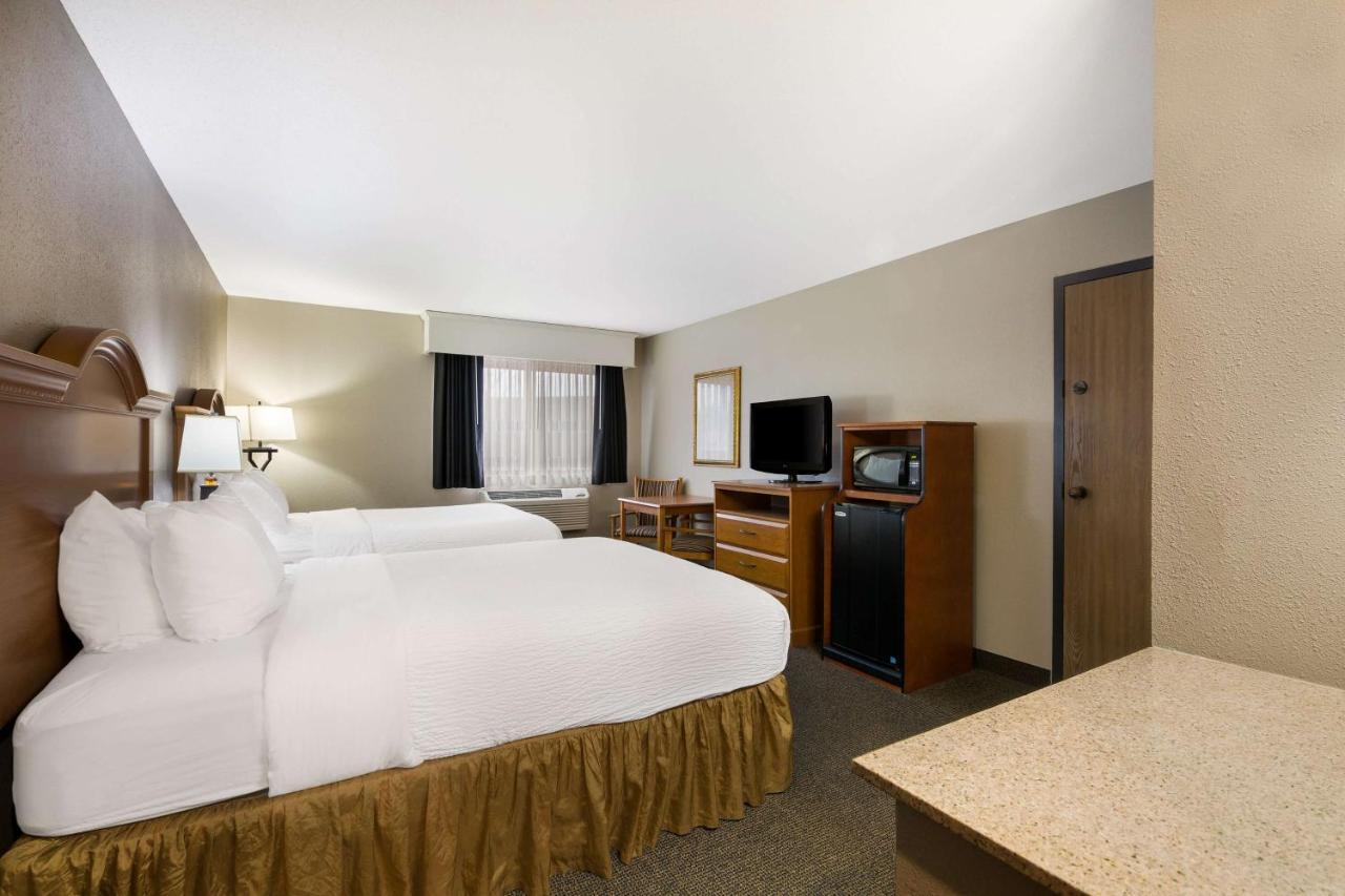 Revel - Surestay Collection By Western Minot