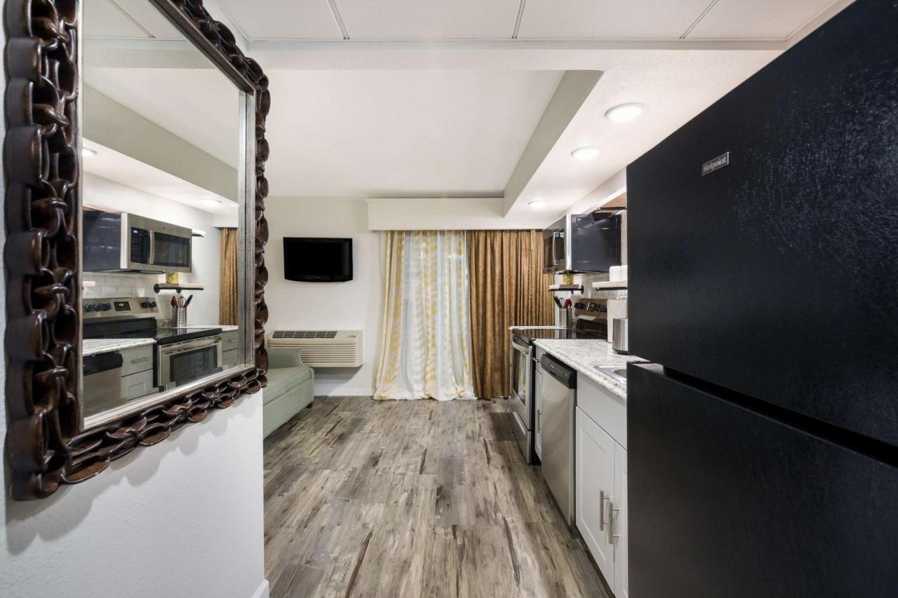 Revel - Surestay Collection By Western Hotel