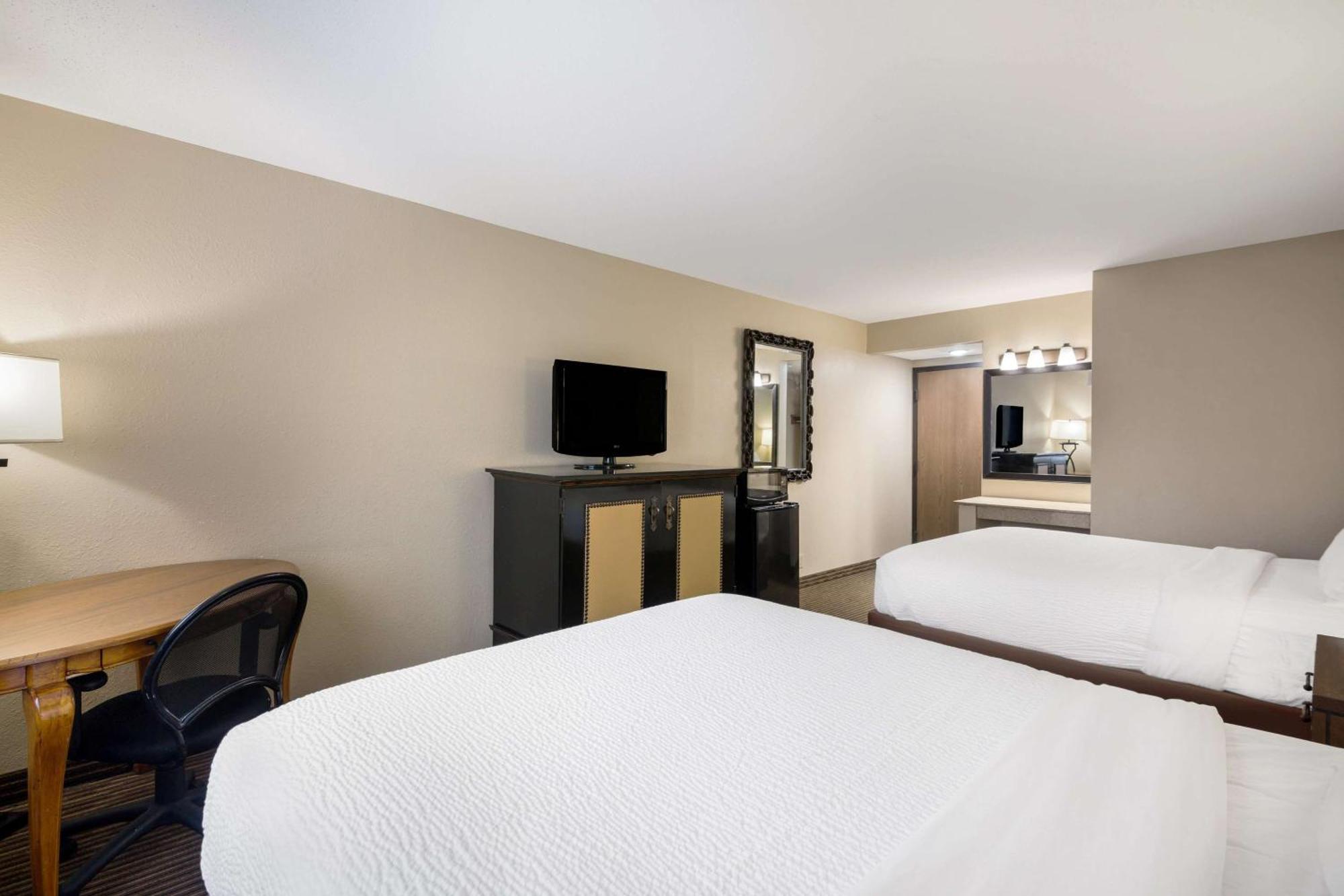 Revel - Surestay Collection By Western Hotel Minot