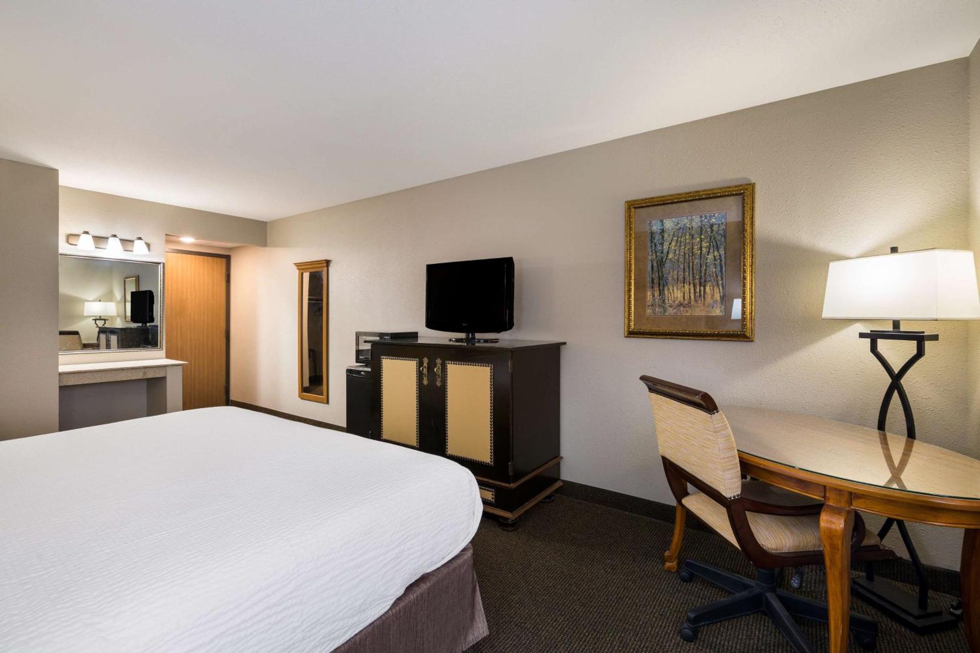 Revel - Surestay Collection By Western